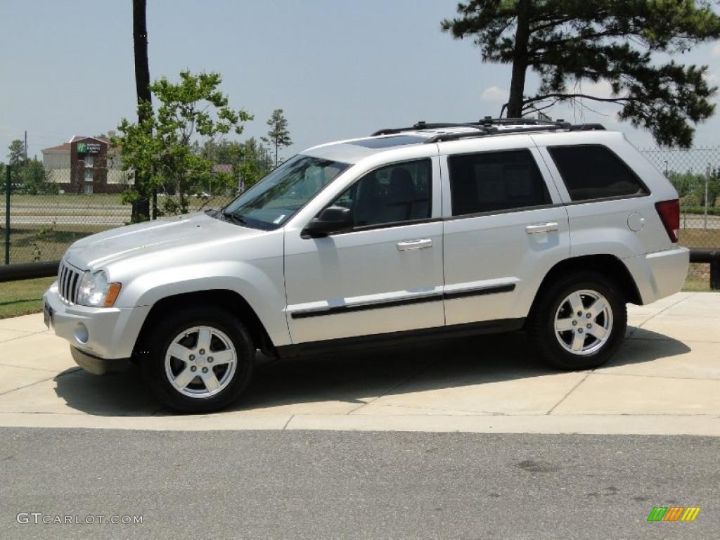 2007 Grand Cherokee Laredo - Bright Silver Metallic / Medium Slate Gray photo #8