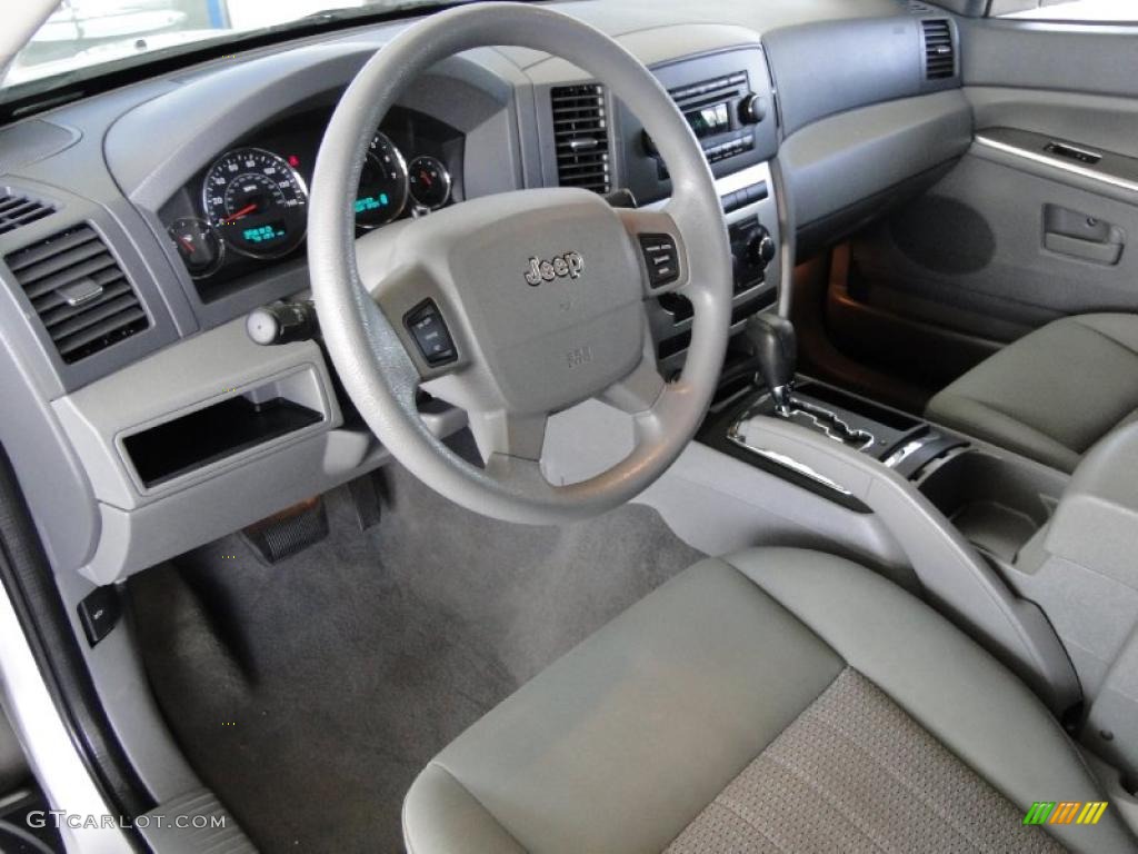 2007 Grand Cherokee Laredo - Bright Silver Metallic / Medium Slate Gray photo #12