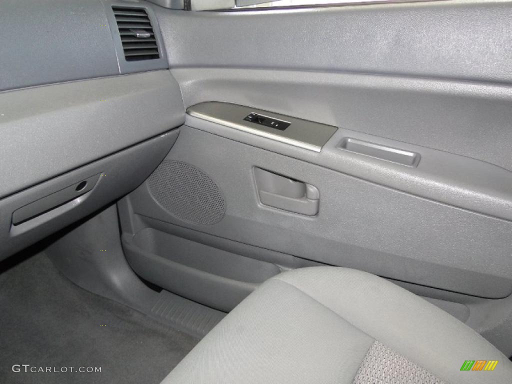 2007 Grand Cherokee Laredo - Bright Silver Metallic / Medium Slate Gray photo #22