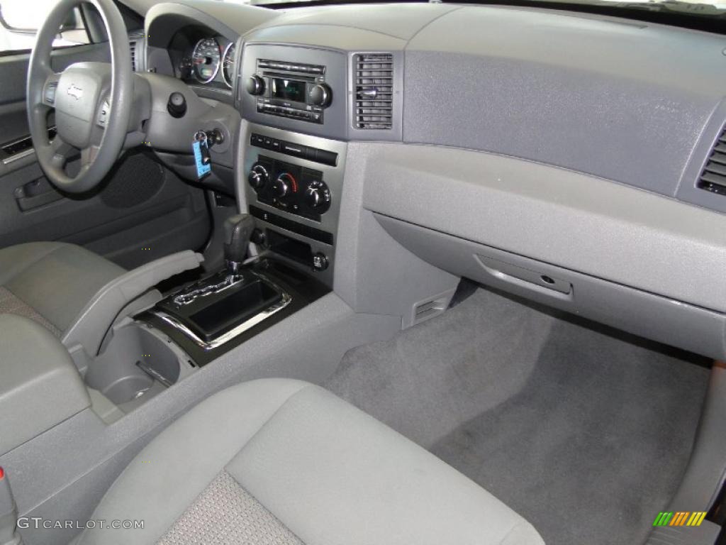 2007 Grand Cherokee Laredo - Bright Silver Metallic / Medium Slate Gray photo #23