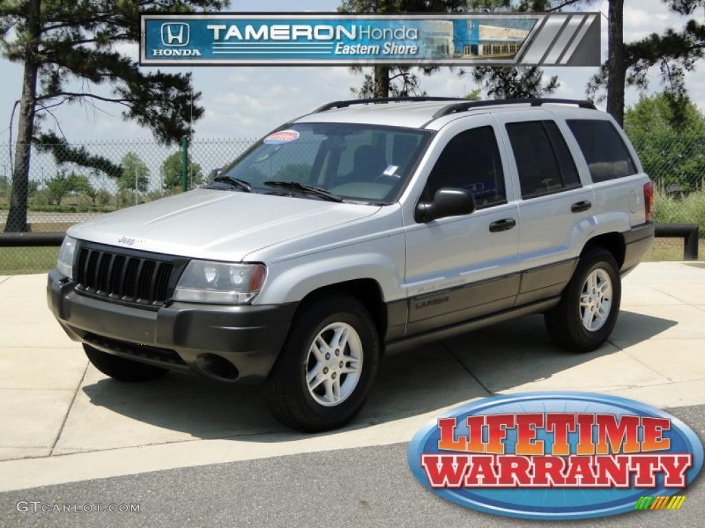 2004 Grand Cherokee Laredo - Bright Silver Metallic / Dark Slate Gray photo #1