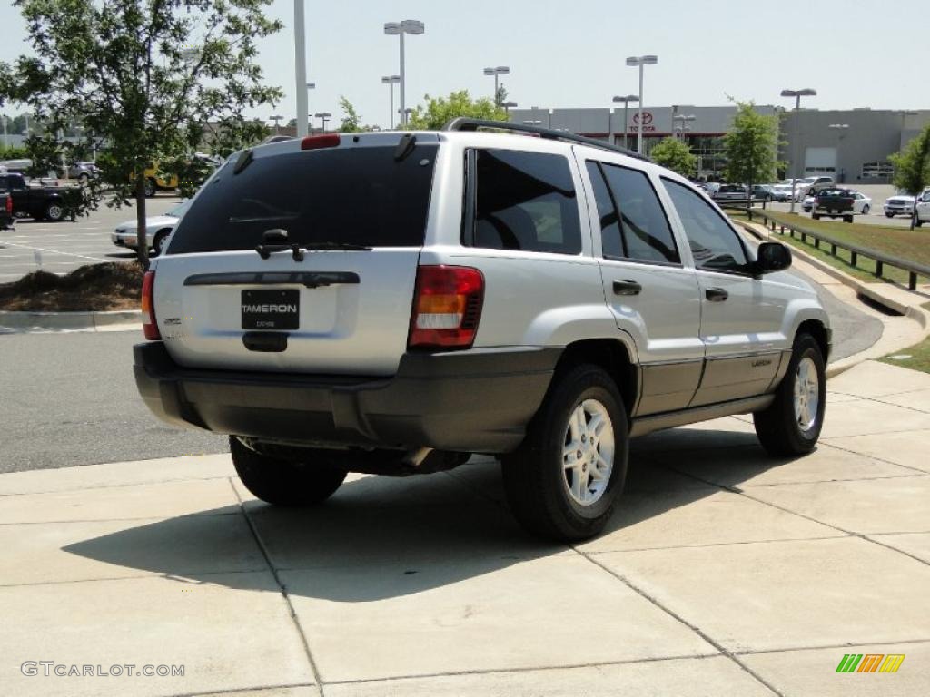 2004 Grand Cherokee Laredo - Bright Silver Metallic / Dark Slate Gray photo #5