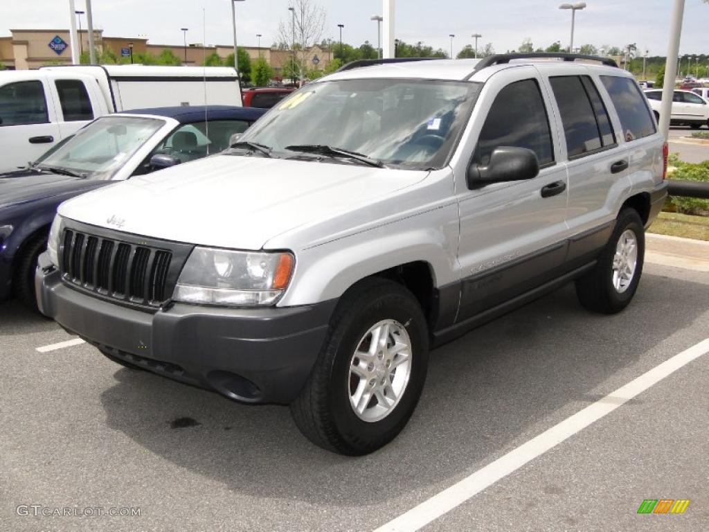 2004 Grand Cherokee Laredo - Bright Silver Metallic / Dark Slate Gray photo #38