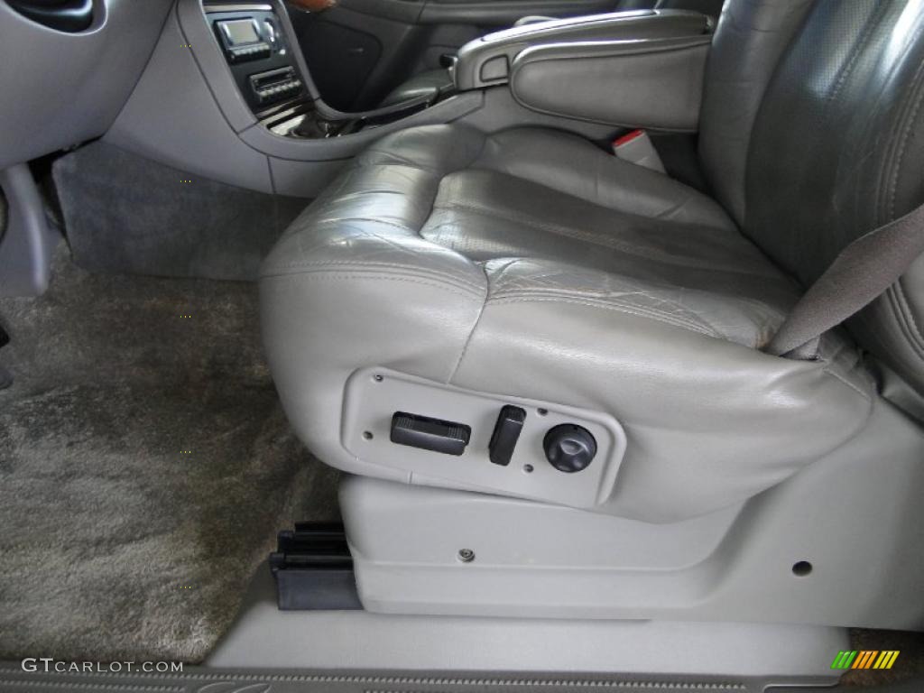 2002 Escalade AWD - Silver Sand / Pewter photo #14