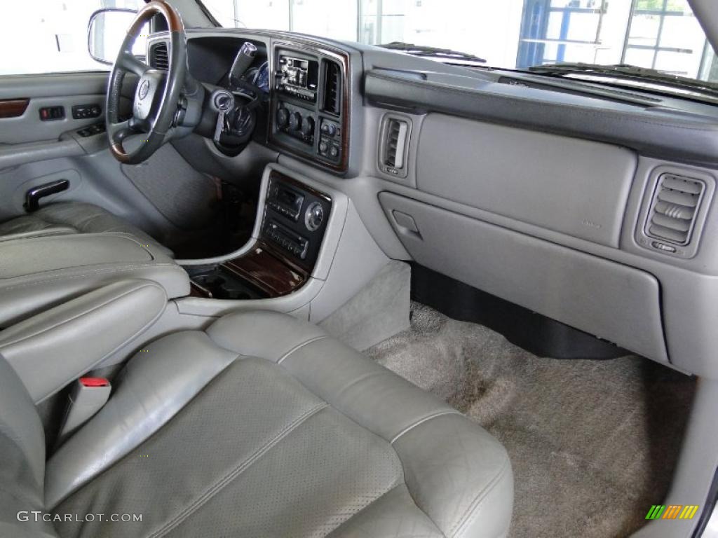 2002 Escalade AWD - Silver Sand / Pewter photo #25