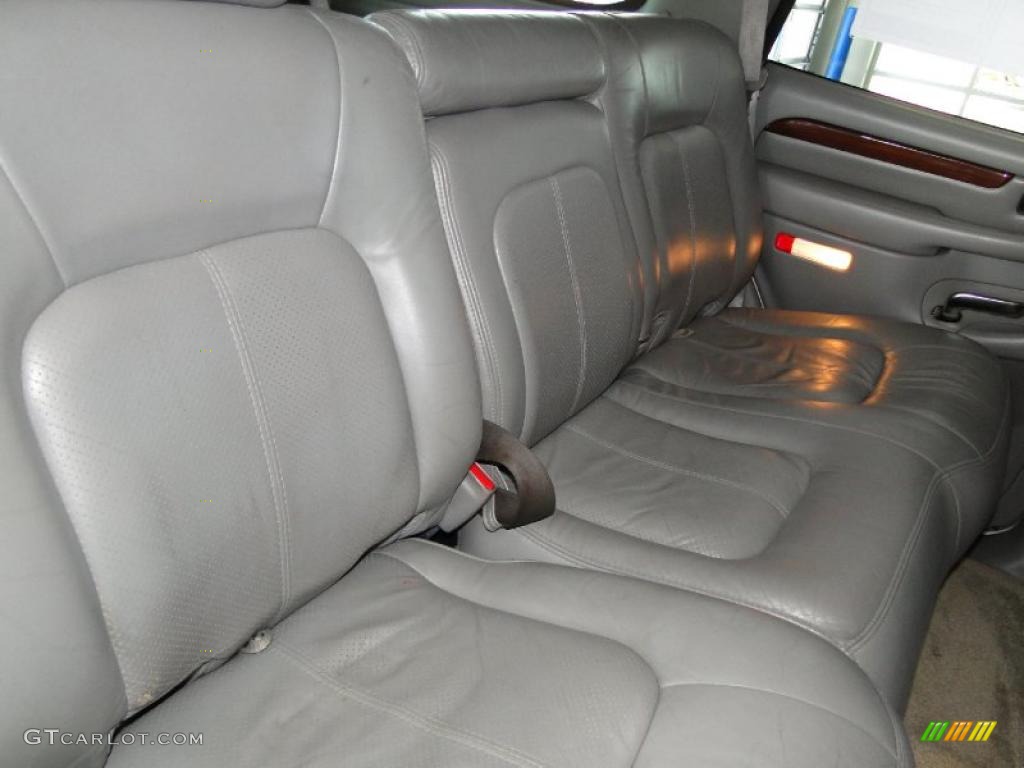 2002 Escalade AWD - Silver Sand / Pewter photo #32