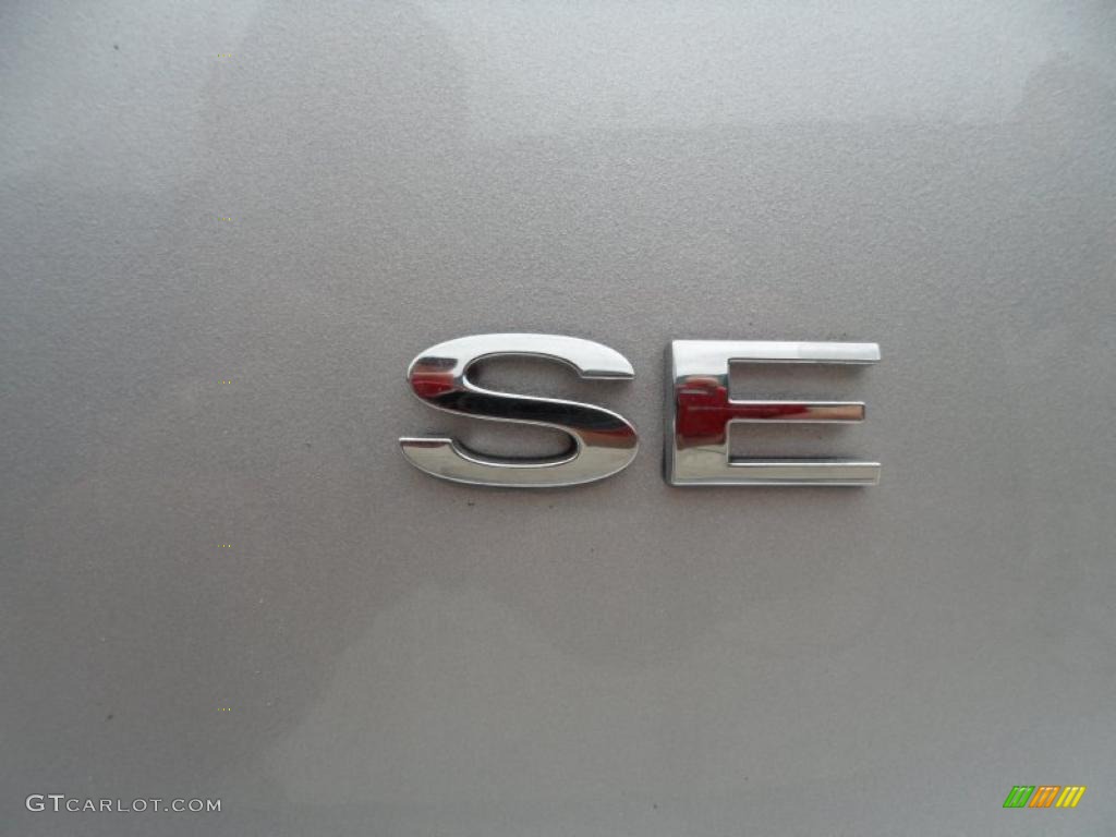 2012 Ford Focus SE Sport 5-Door Marks and Logos Photos