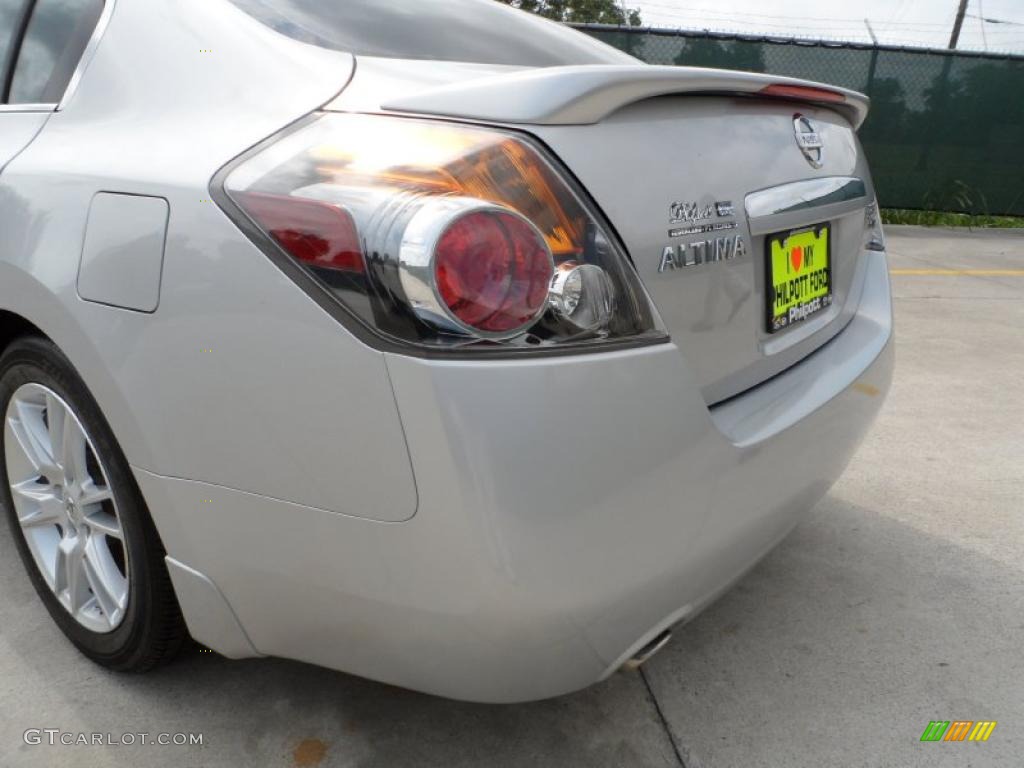 2008 Altima 3.5 SE - Radiant Silver Metallic / Charcoal photo #24