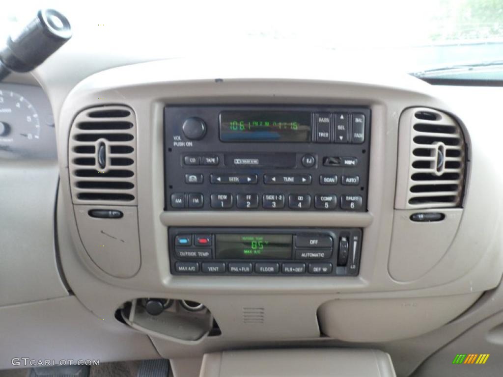 2000 Ford Expedition Eddie Bauer Controls Photo #49694274