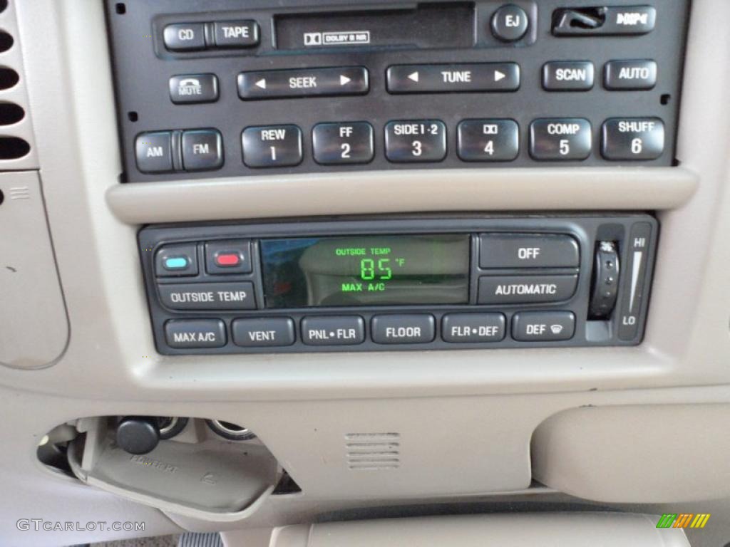 2000 Ford Expedition Eddie Bauer Controls Photo #49694280