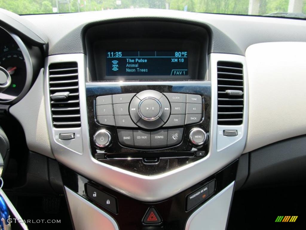2011 Chevrolet Cruze LS Controls Photo #49699534