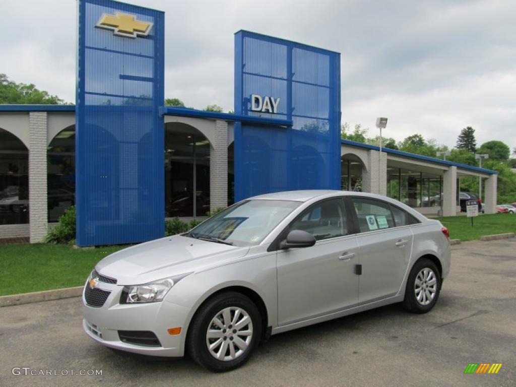 2011 Cruze LS - Silver Ice Metallic / Jet Black/Medium Titanium photo #1