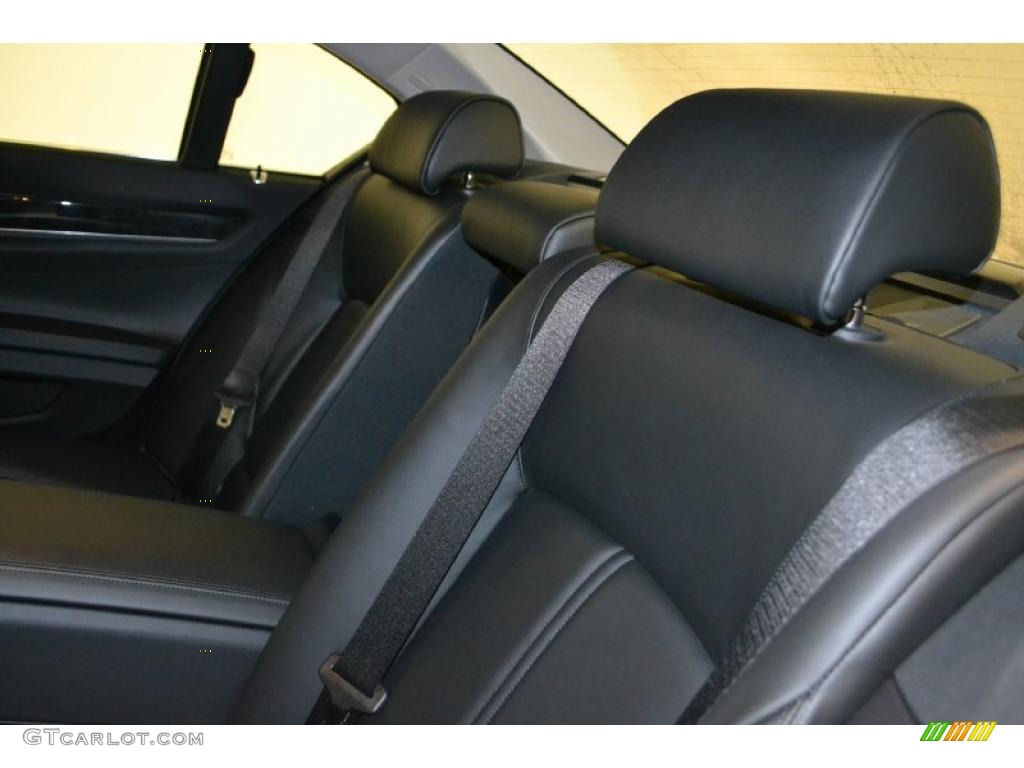 2011 7 Series 750i Sedan - Alpine White / Black photo #17