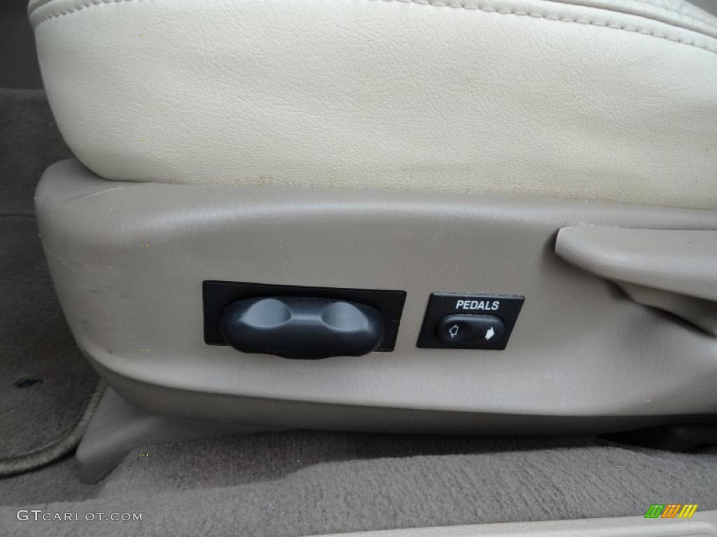 2001 Mercury Sable LS Premium Sedan Controls Photo #49702822