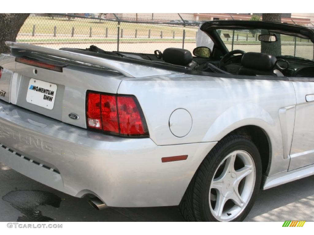 2000 Mustang GT Convertible - Silver Metallic / Dark Charcoal photo #14