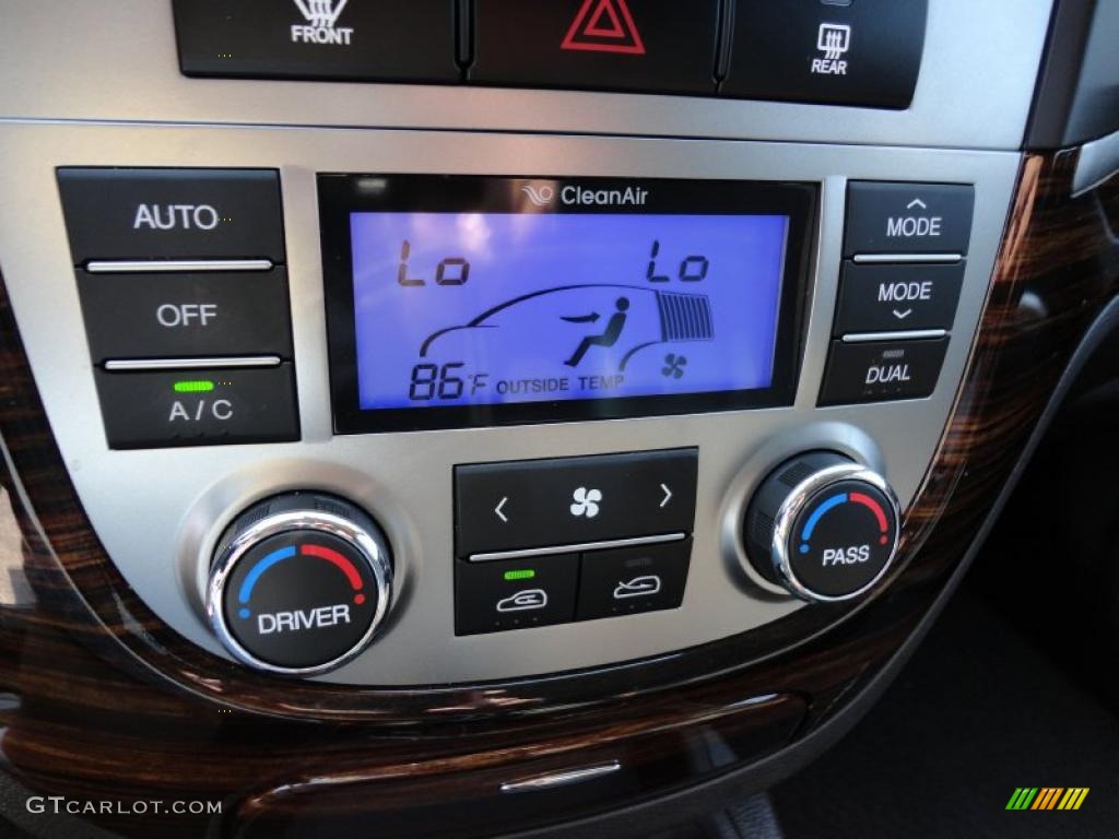 2010 Hyundai Santa Fe Limited Controls Photo #49707073
