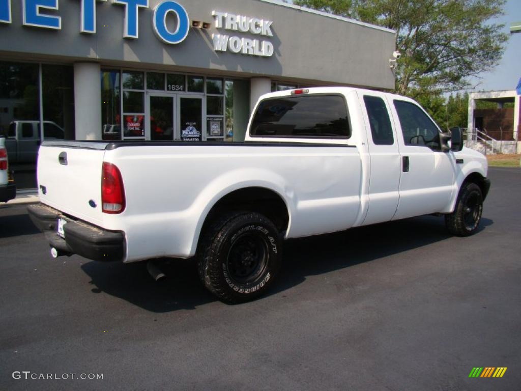 2004 F250 Super Duty XL SuperCab - Oxford White / Medium Flint photo #8