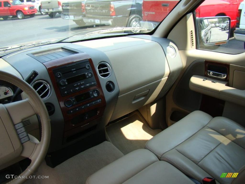 2005 F150 Lariat SuperCrew - Medium Wedgewood Blue Metallic / Tan photo #17