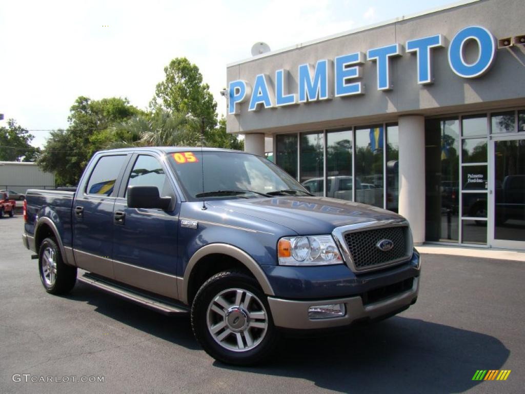 2005 F150 Lariat SuperCrew - Medium Wedgewood Blue Metallic / Tan photo #32