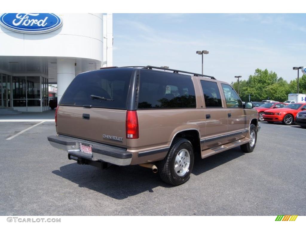 1995 Suburban K1500 LT 4x4 - Light Autumnwood Metallic / Beige photo #3