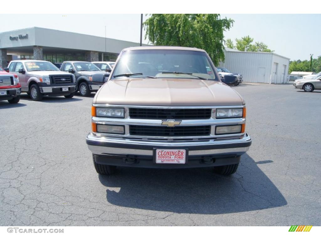 1995 Suburban K1500 LT 4x4 - Light Autumnwood Metallic / Beige photo #7
