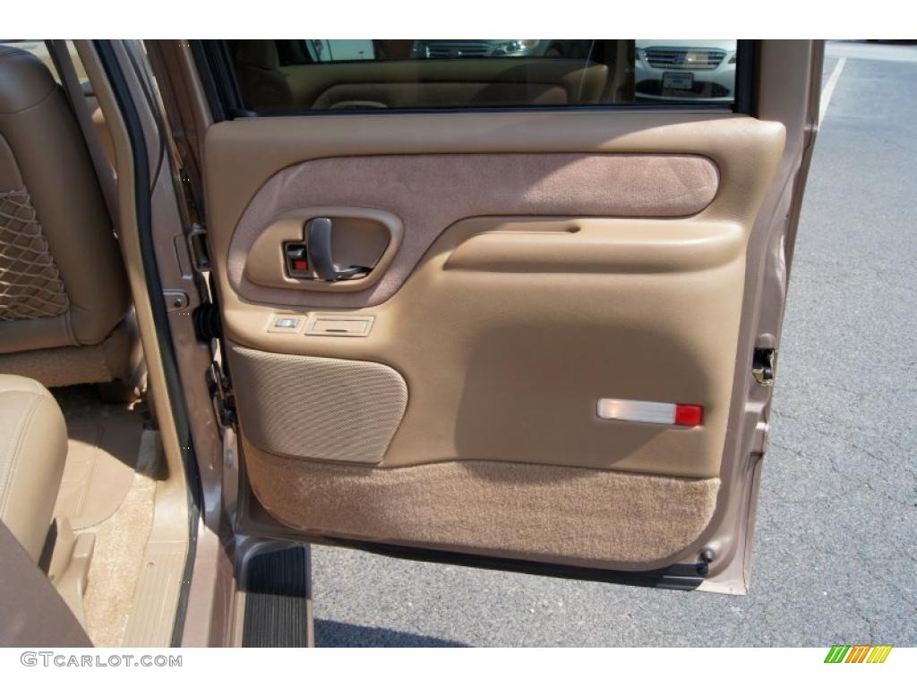 1995 Chevrolet Suburban K1500 LT 4x4 Beige Door Panel Photo #49716586
