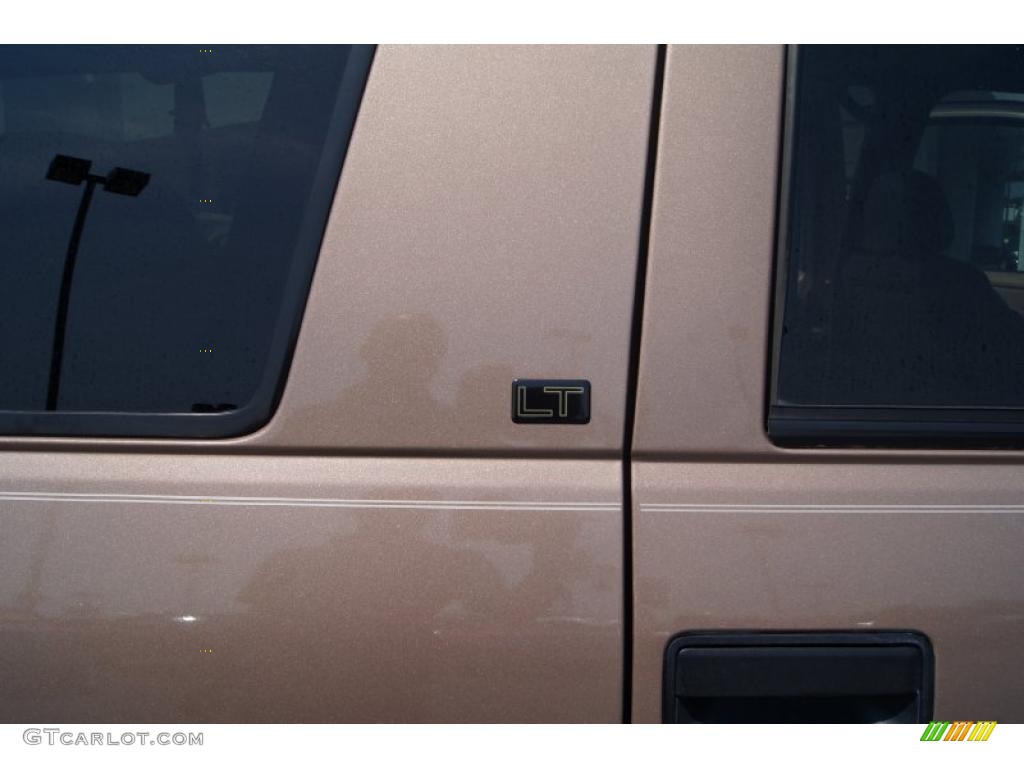 1995 Chevrolet Suburban K1500 LT 4x4 Marks and Logos Photo #49716766