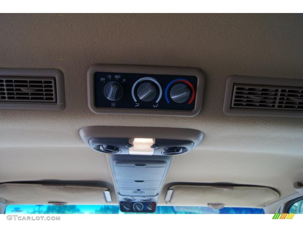 1995 Suburban K1500 LT 4x4 - Light Autumnwood Metallic / Beige photo #26