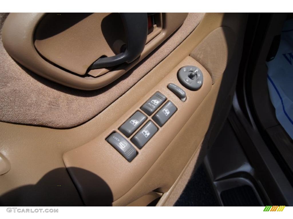 1995 Chevrolet Suburban K1500 LT 4x4 Controls Photo #49716835