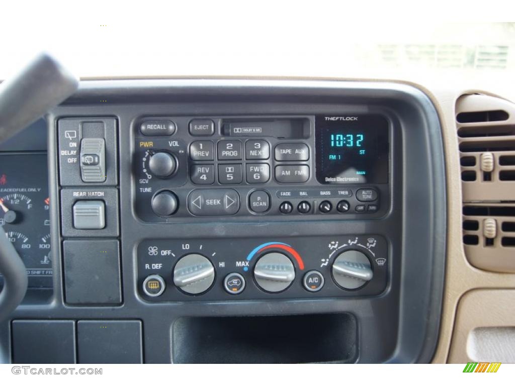 1995 Suburban K1500 LT 4x4 - Light Autumnwood Metallic / Beige photo #37