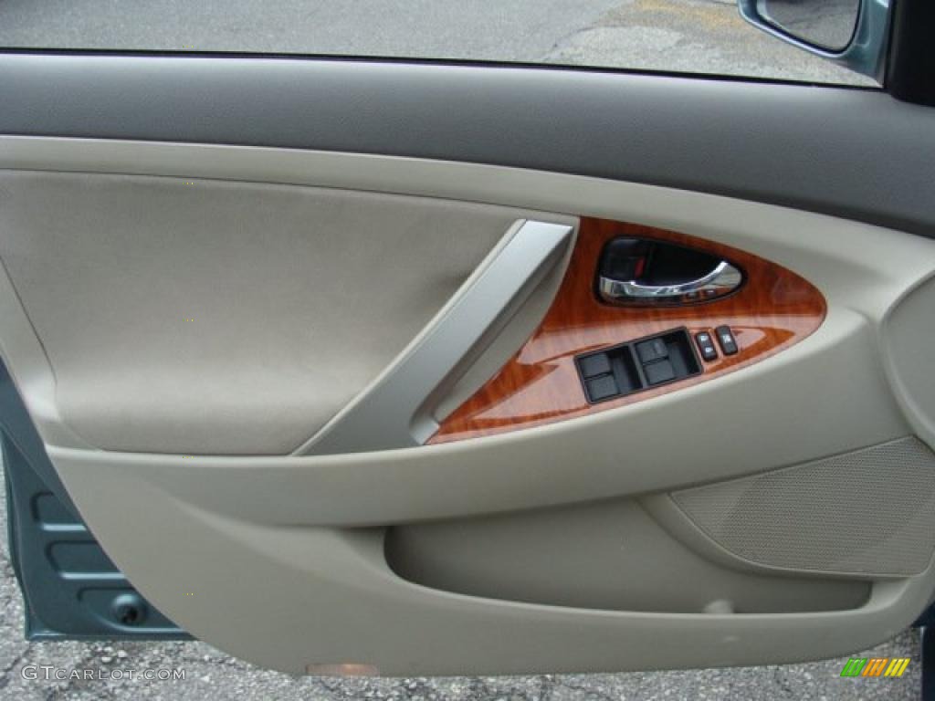2009 Camry XLE - Aloe Green Metallic / Bisque photo #6