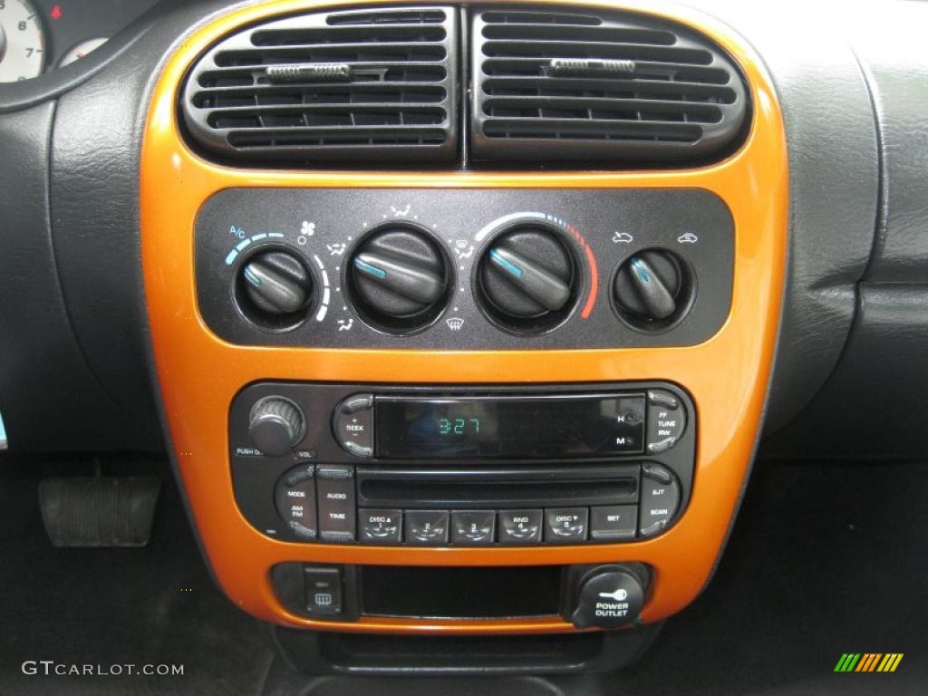 2005 Dodge Neon SXT Controls Photo #49721755
