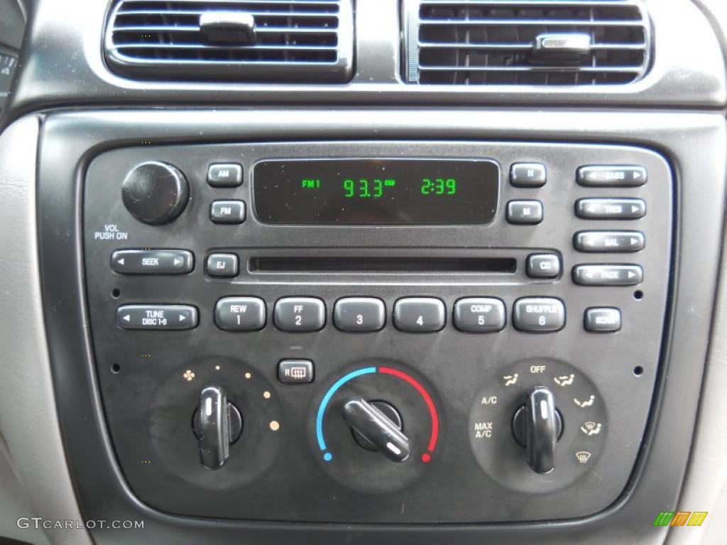 2002 Ford Taurus SE Wagon Controls Photo #49723412