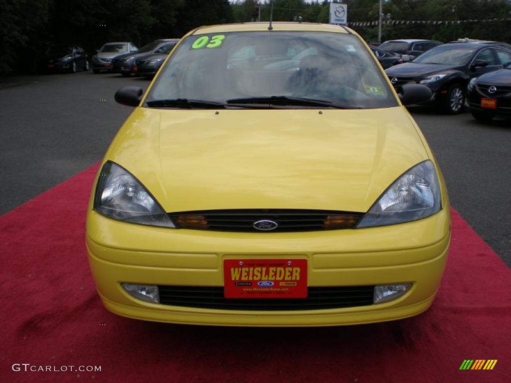 2003 Focus ZX3 Coupe - Screaming Yellow / Dark Charcoal photo #3