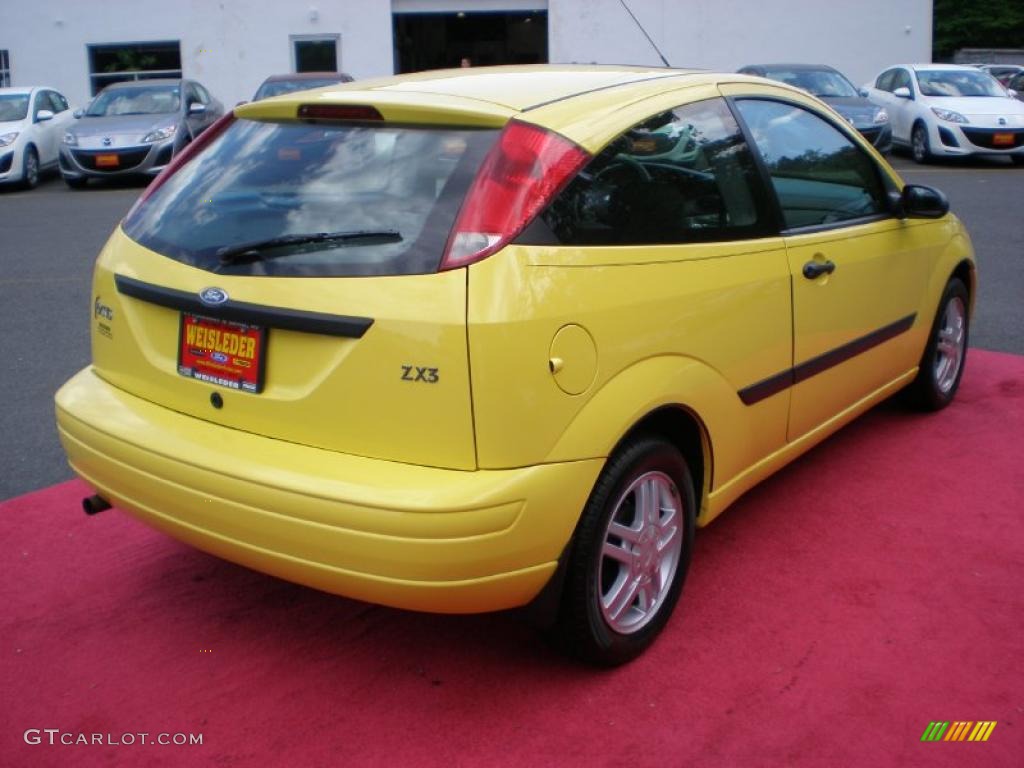 2003 Focus ZX3 Coupe - Screaming Yellow / Dark Charcoal photo #5
