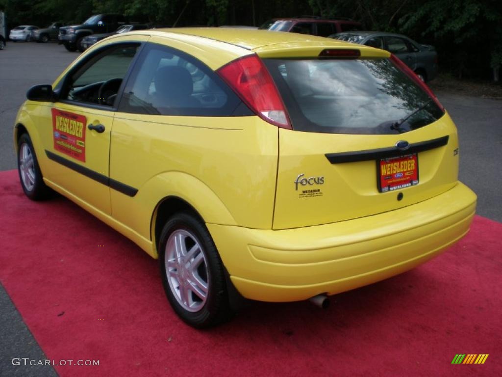 2003 Focus ZX3 Coupe - Screaming Yellow / Dark Charcoal photo #7