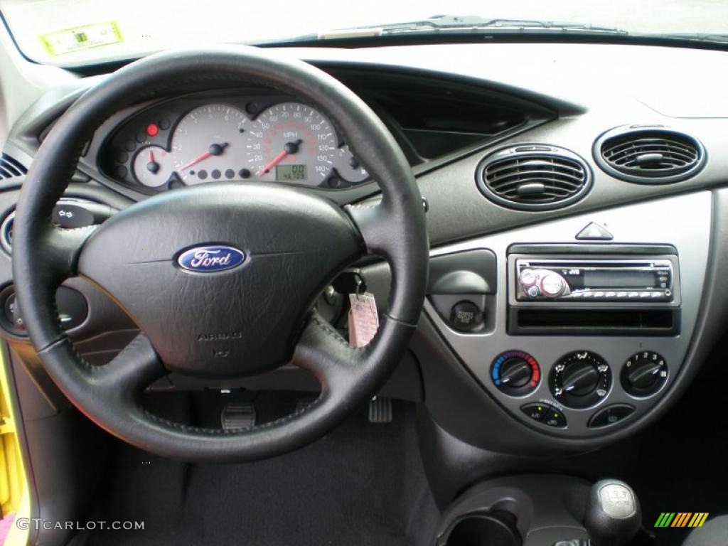 2003 Ford Focus ZX3 Coupe Dark Charcoal Dashboard Photo #49723717