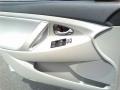 Super White - Camry SE Photo No. 12