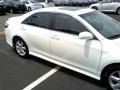 Super White - Camry SE Photo No. 21