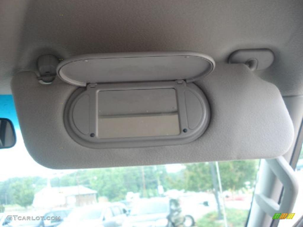 2003 Explorer XLS 4x4 - Oxford White / Graphite Grey photo #18