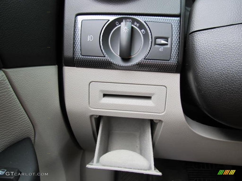 2008 Saturn VUE XR AWD Controls Photo #49727200