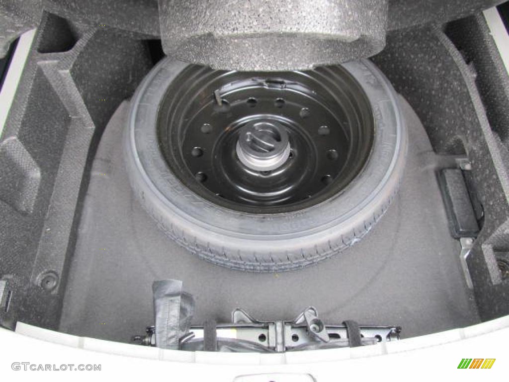 2008 Saturn VUE XR AWD Trunk Photo #49727257