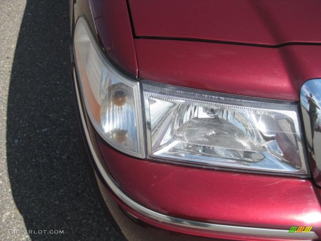 2004 Grand Marquis LS Ultimate Edition - Dark Toreador Red Metallic / Light Flint photo #13