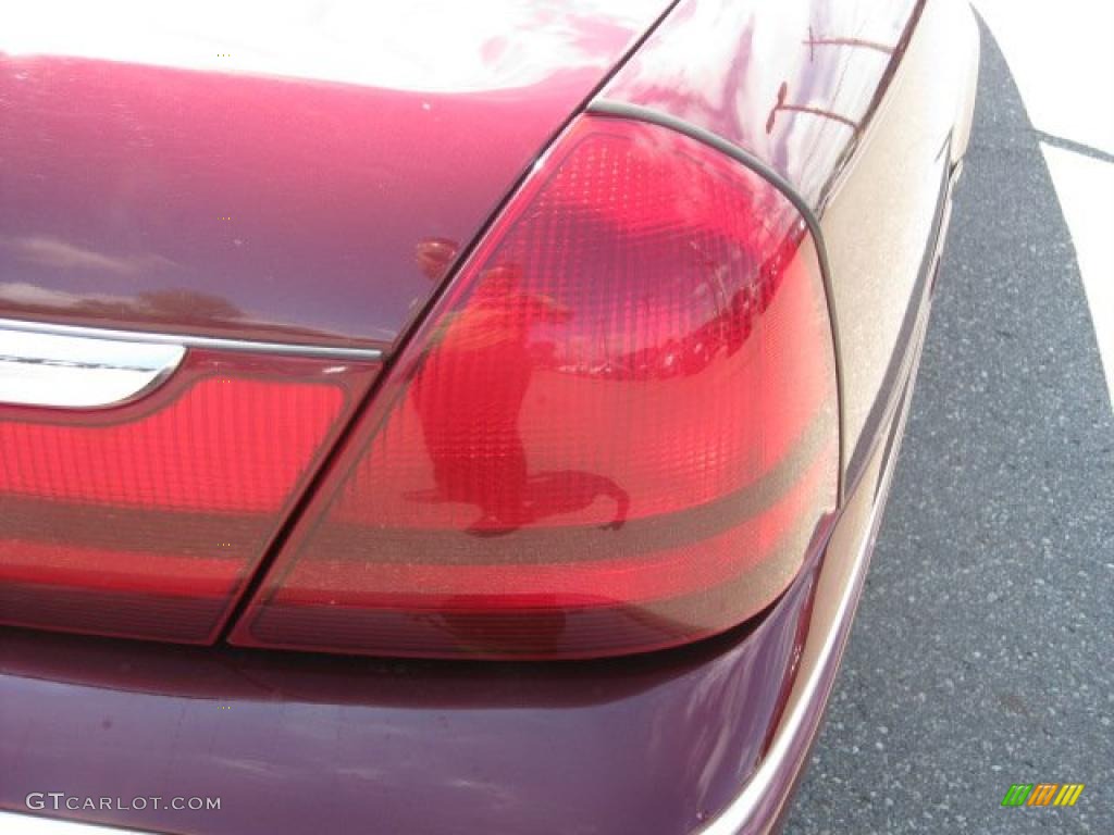 2004 Grand Marquis LS Ultimate Edition - Dark Toreador Red Metallic / Light Flint photo #17