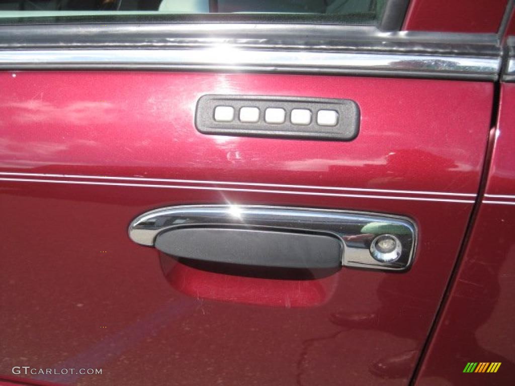 2004 Grand Marquis LS Ultimate Edition - Dark Toreador Red Metallic / Light Flint photo #19