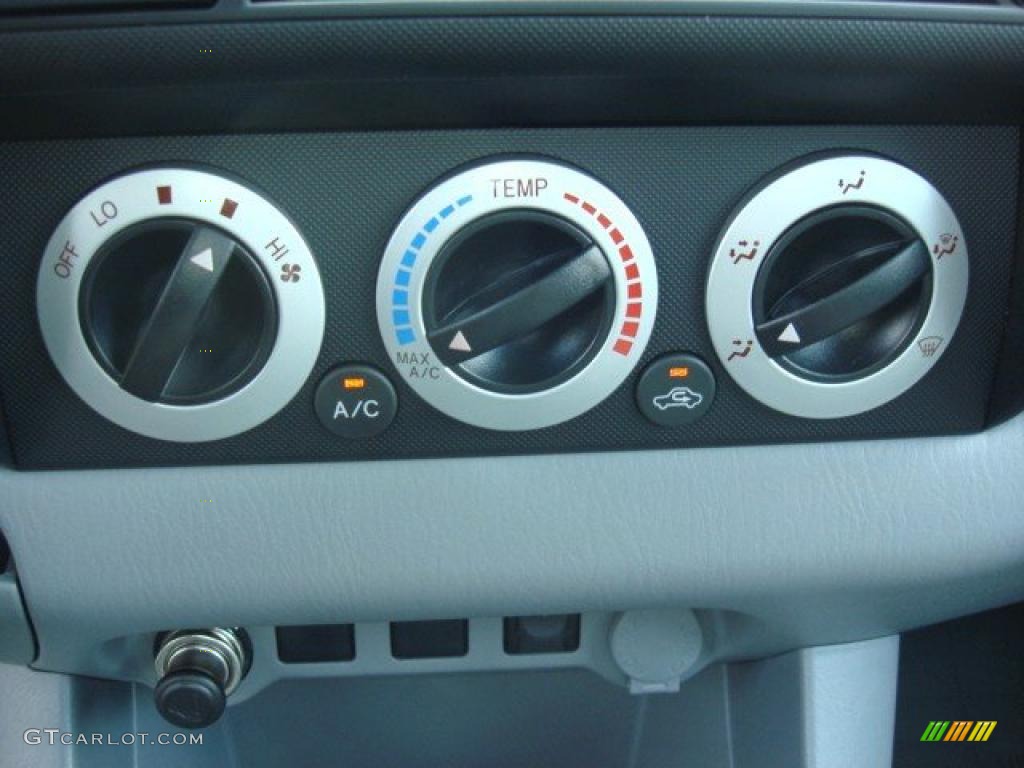 2011 Toyota Tacoma Regular Cab 4x4 Controls Photo #49728337