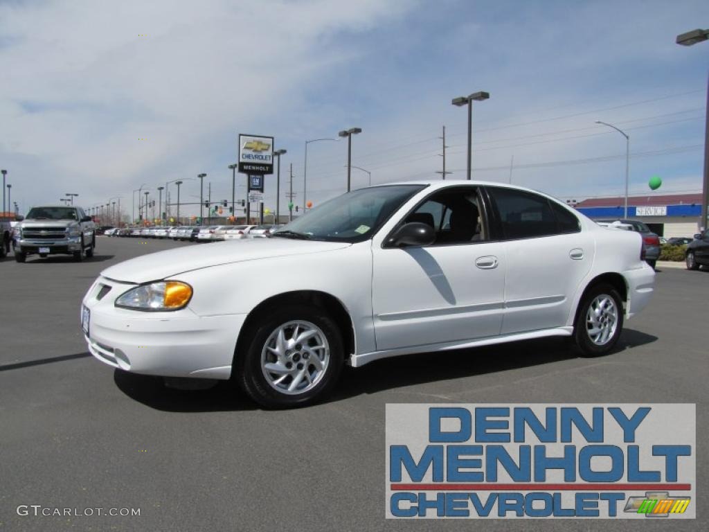 2003 Grand Am SE Sedan - Summit White / Dark Pewter photo #1