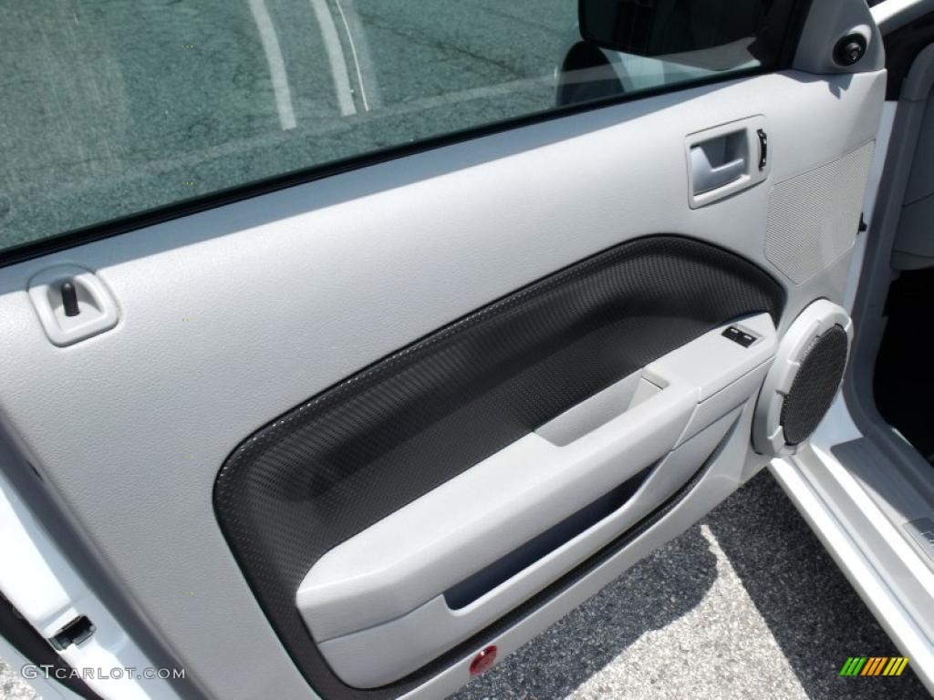 2007 Ford Mustang GT/CS California Special Coupe Black/Dove Accent Door Panel Photo #49732291