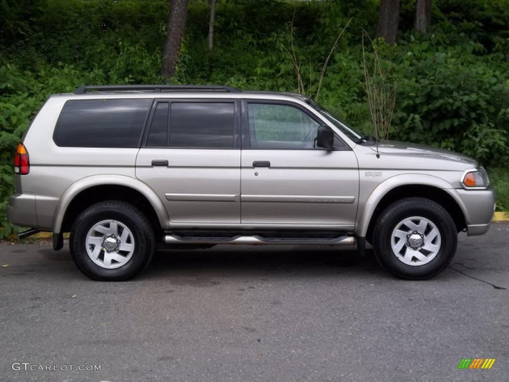 Munich Silver Metallic 2002 Mitsubishi Montero Sport XLS 4x4 Exterior Photo #49733857