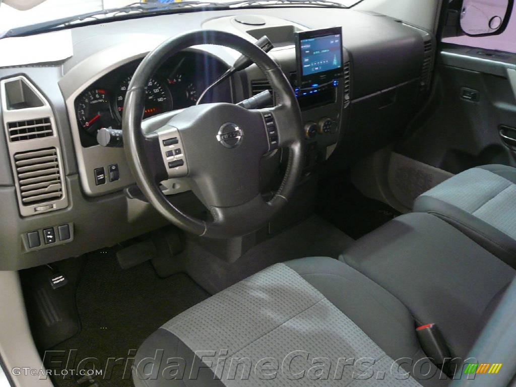 2004 Titan SE Crew Cab - Radiant Silver / Graphite/Titanium photo #10